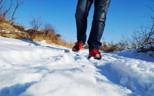 轻轻的什么填词语