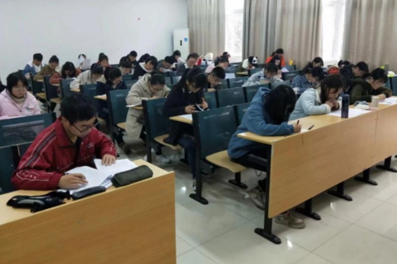 英语四级照片是什么样的？