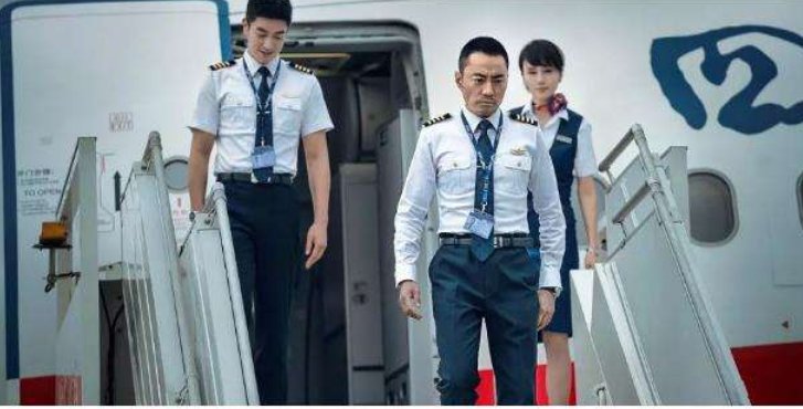 《中国机长》评分怎么样？“中国机长”的原型人物是谁？