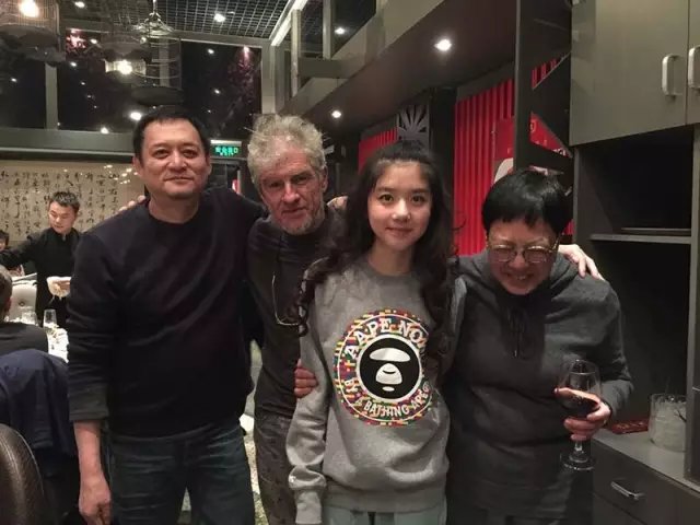 李凯馨有什么背景？