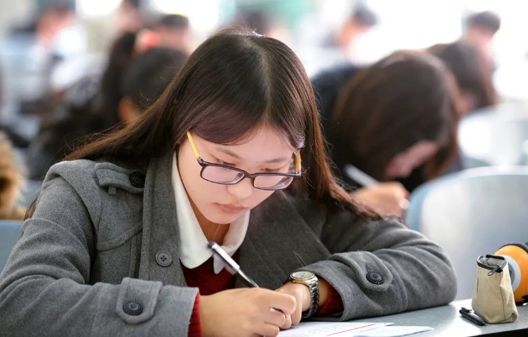 英语四级照片是什么样的？