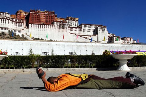 藏族朝拜有什么意义?