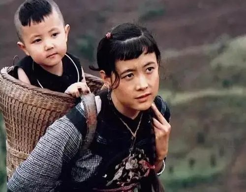 湘女萧萧最后和谁在一起了