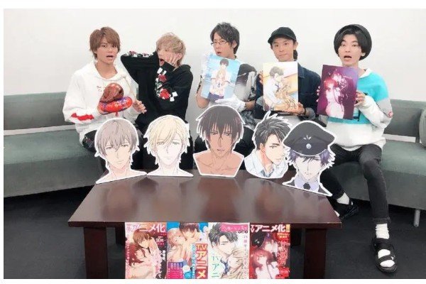 《末班车后，在胶囊旅馆，向上司传递微热的夜晚。》中文翻译名是什么？