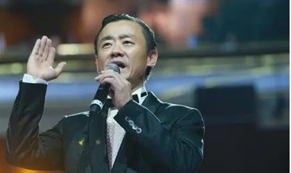 周立波什么时候去世的？