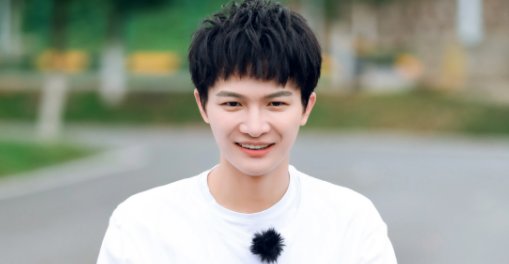 周深是男的还是女的？