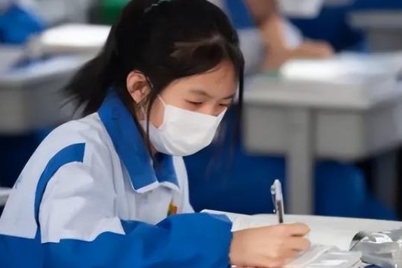 如果蔡某抄题抄对了，中考数学泄题事件是否就会“神不知鬼不觉”了？