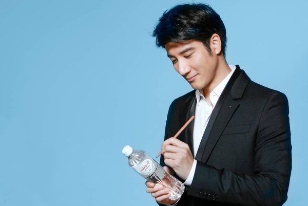 王力宏优质男偶像人设彻底翻车，他如今的商业价值几何？