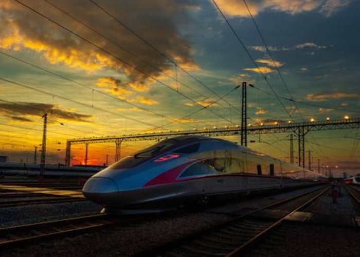 我国将于哪一年全面建成小康社会？