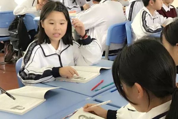 党政军民学,东西南北中,谁是领导一切的,是最高的政治领导力量?( )