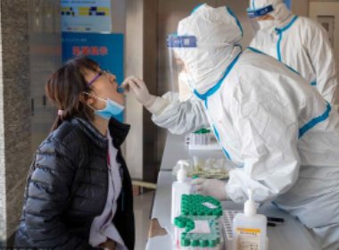 关于“当前疫情会持续多久”这一问题，吴尊友做出了怎样的解答？