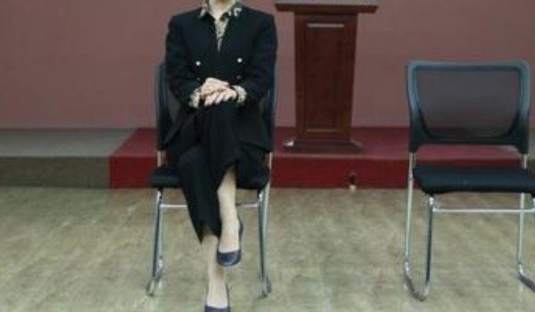 如何正确的跷二郎腿呢？