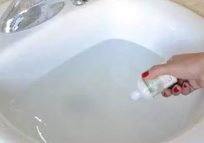 长衣服前面衣角翘起来了怎么办