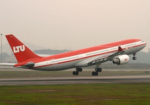 为什么挂7700紧急信号的航班降落在了重庆江北机场？