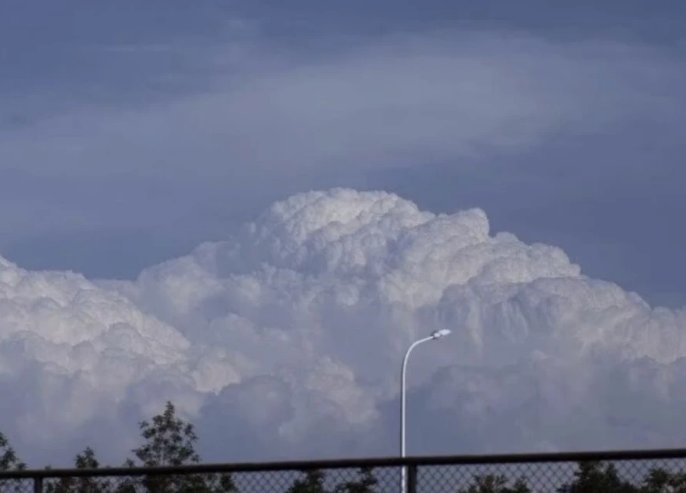 《云边有个小卖部》将影视化，张嘉佳会当编剧吗？