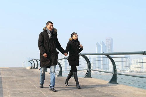 异地恋的情侣应该多久见一次是最有利于感情维持的？