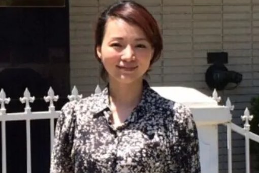 董卿现在做什么工作?