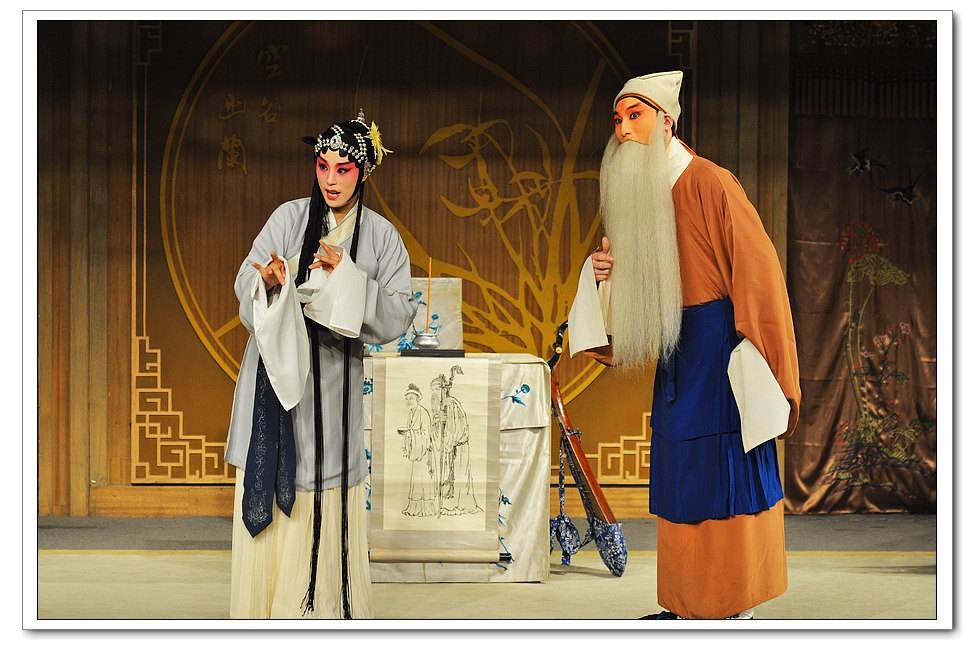 落花有意随流水，流水无心恋落花是什么意思？