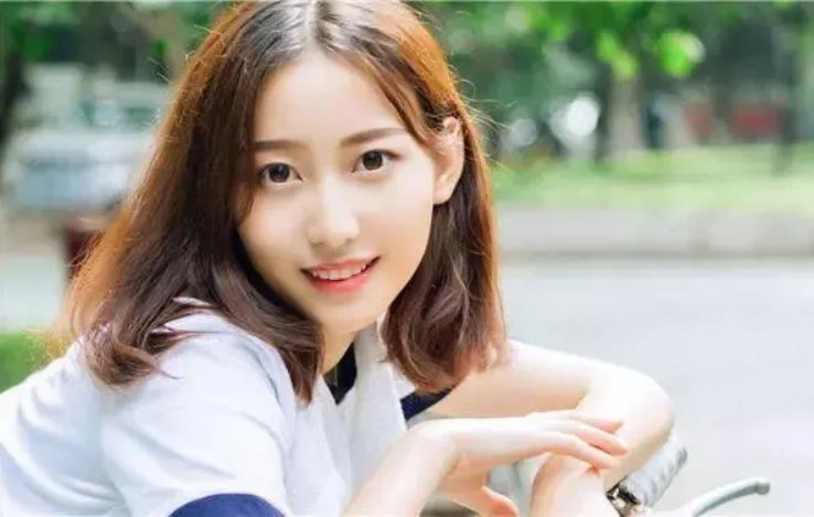 女生经常发嘿嘿嘿什么意思？