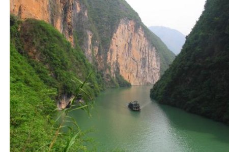 巴东三峡巫峡长是什么意思？