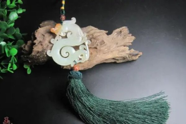 琼琚指的是什么意思