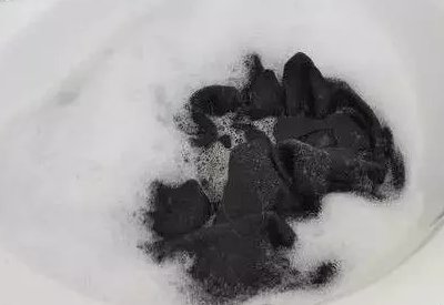 长衣服前面衣角翘起来了怎么办