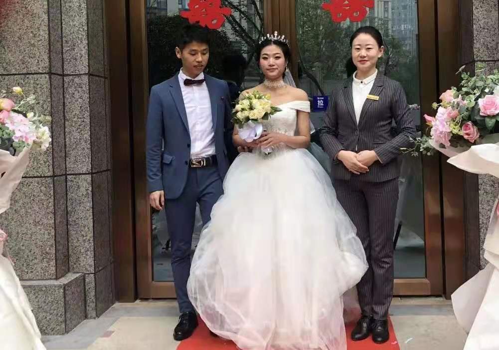 男女结婚红毯从新郎家直接铺到新娘家，这样的铺设有什么意义？