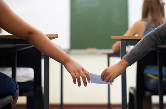 如果蔡某抄题抄对了，中考数学泄题事件是否就会“神不知鬼不觉”了？