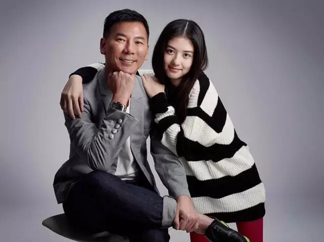 李凯馨有什么背景？