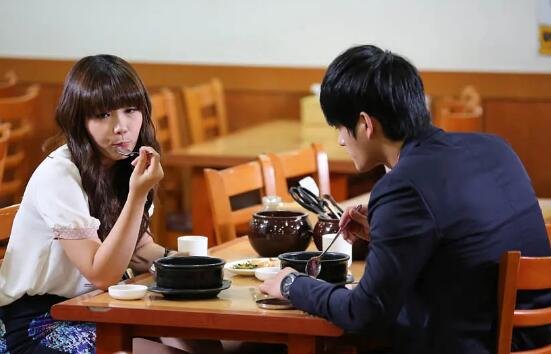 请回答1997成诗源跟谁在一起了