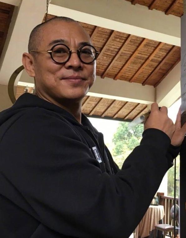 李连杰二哥去世享年60岁，葬礼已在八宝山举办，出席的都有哪些明星？