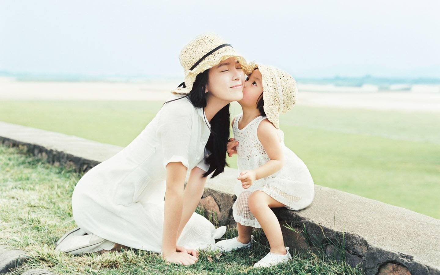 《是妈妈是女儿》歌词